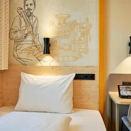 McDreams Hotel Ingolstadt-3